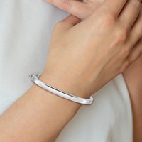 14K White Gold 5.3mm Polished Solid Hinged Oval Bangle Bracelet view 4