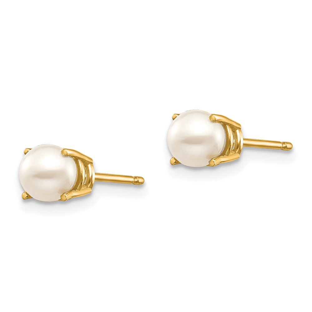 14k 4.5mm Round June/FW Cultured Pearl Post Earrings (XBE18)