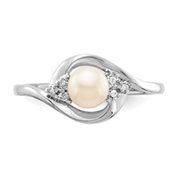 14K White Gold 5.5mm June Freshwater Cultured Pearl and Diamond Ring view 5