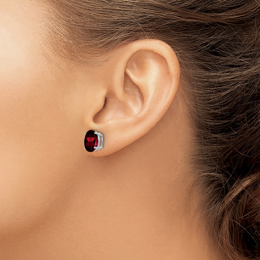 14k White Gold 9x7mm Oval Garnet Earrings (XE89WGA)
