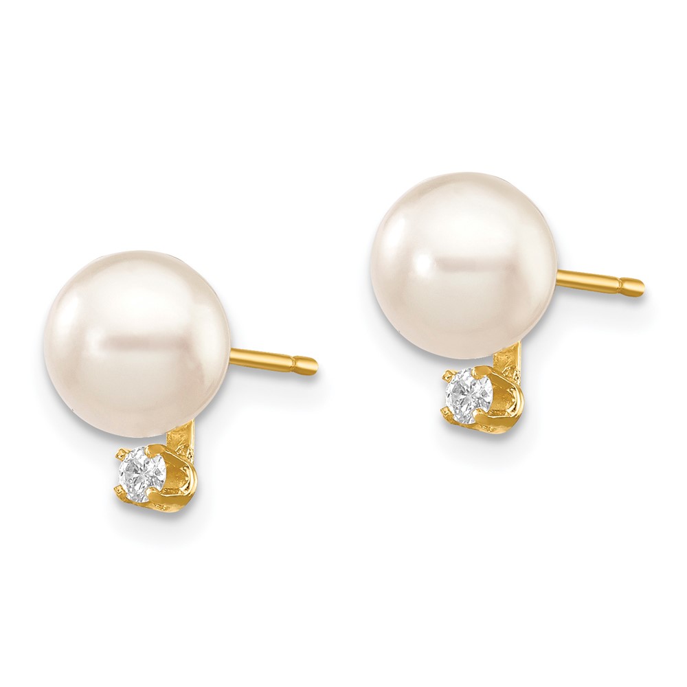 14k 6-7mm White Round Akoya Saltwater Cultured Pearl and 1/20 Carat Diamond Post Earrings (XF474E)