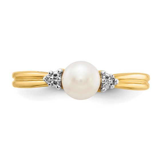 Gold Diamond and Pearl Ring