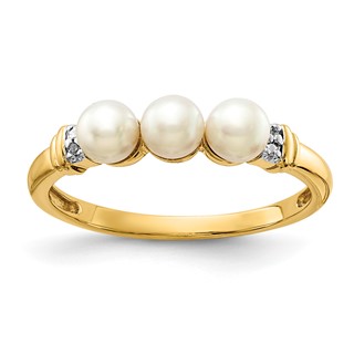 Gold Diamond and Pearl Ring