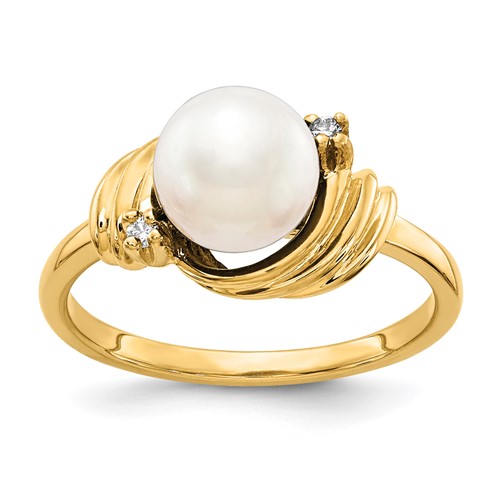 14K 7mm Yellow Gold White Freshwater Cultured Pearl and a Diamond Ring