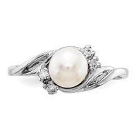 14K White Gold 6mm White Freshwater Cultured Pearl and 0.05 Carat VS Diamond Ring view 4