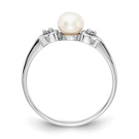 14K White Gold 4.5mm White Freshwater Cultured Pearl and a Diamond Ring view 2