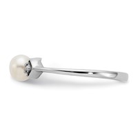 14K White Gold 4.5mm White Freshwater Cultured Pearl and a Diamond Ring view 3