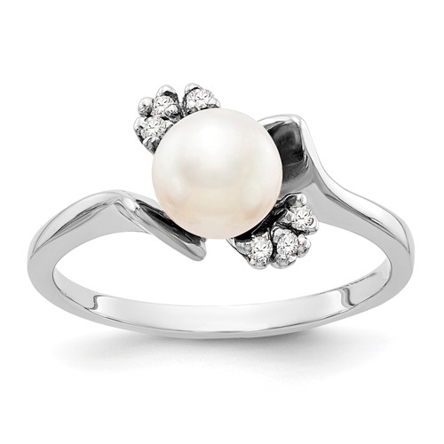 14K White Gold 6mm White Freshwater Cultured Pearl and 0.07 Carat VS Diamond Ring