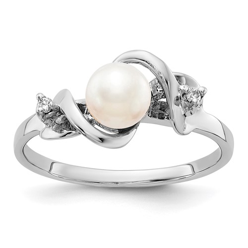 14K White Gold 5.5mm White Freshwater Cultured Pearl and AA Diamond Ring