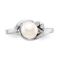 14K White Gold 6mm White Freshwater Cultured Pearl and 0.05 Carat VS Diamond Ring view 4