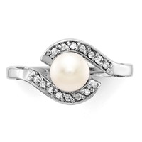 14K White Gold 5.5mm White Freshwater Cultured Pearl and 0.05 Carat Aaa Diamond Bypass Ring view 4